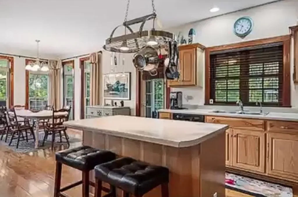 195 Summer Breeze Drive Smithville TN 37166