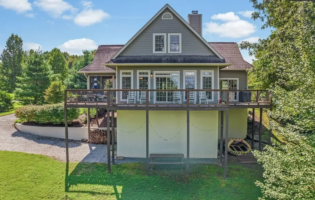 195 Summer Breeze Drive Smithville TN 37166