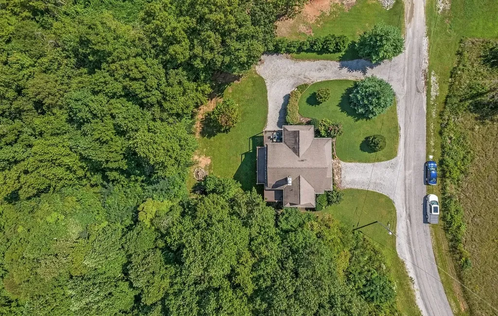195 Summer Breeze Drive Smithville TN 37166