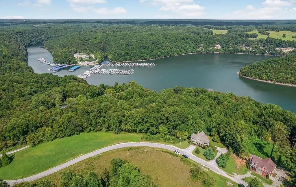 195 Summer Breeze Drive Smithville TN 37166
