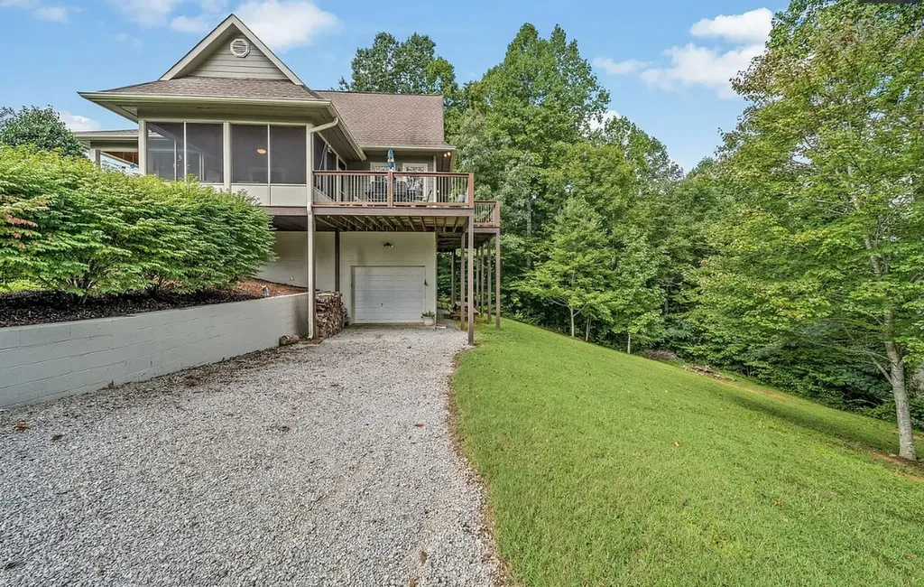 195 Summer Breeze Drive Smithville TN 37166
