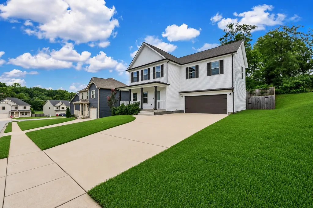1381 Sussex Drive Clarksville TN 37042