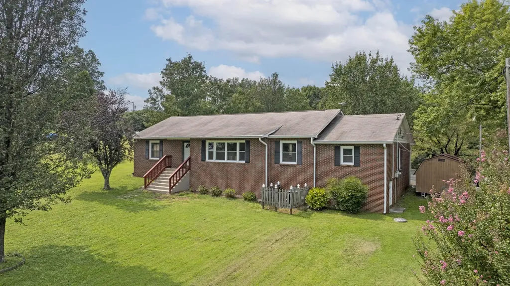 161 S Hillcrest Drive Spring City TN 37381