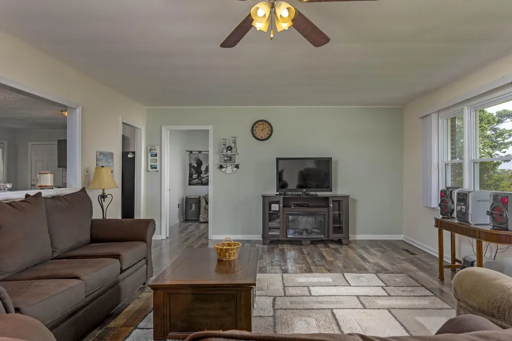 161 S Hillcrest Drive Spring City TN 37381
