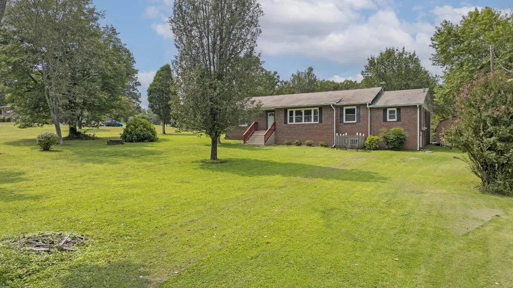 161 S Hillcrest Drive Spring City TN 37381