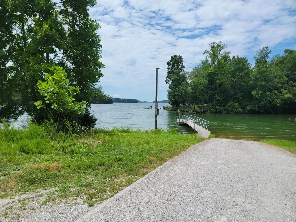 140 Mary Brown Lane Rockwood TN 37854
