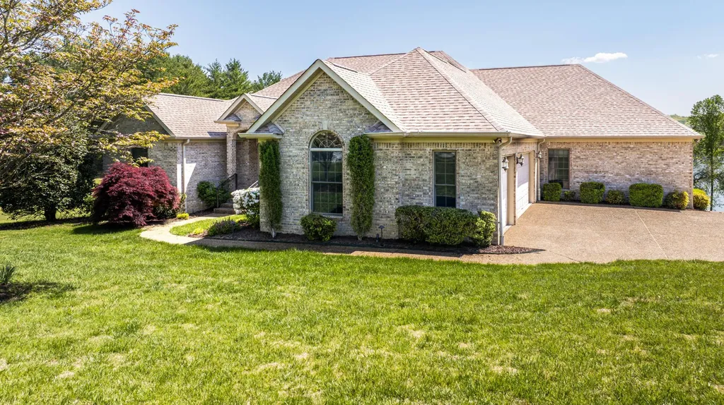 205 June Lane Spring City TN 37381
