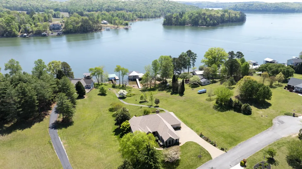 205 June Lane Spring City TN 37381