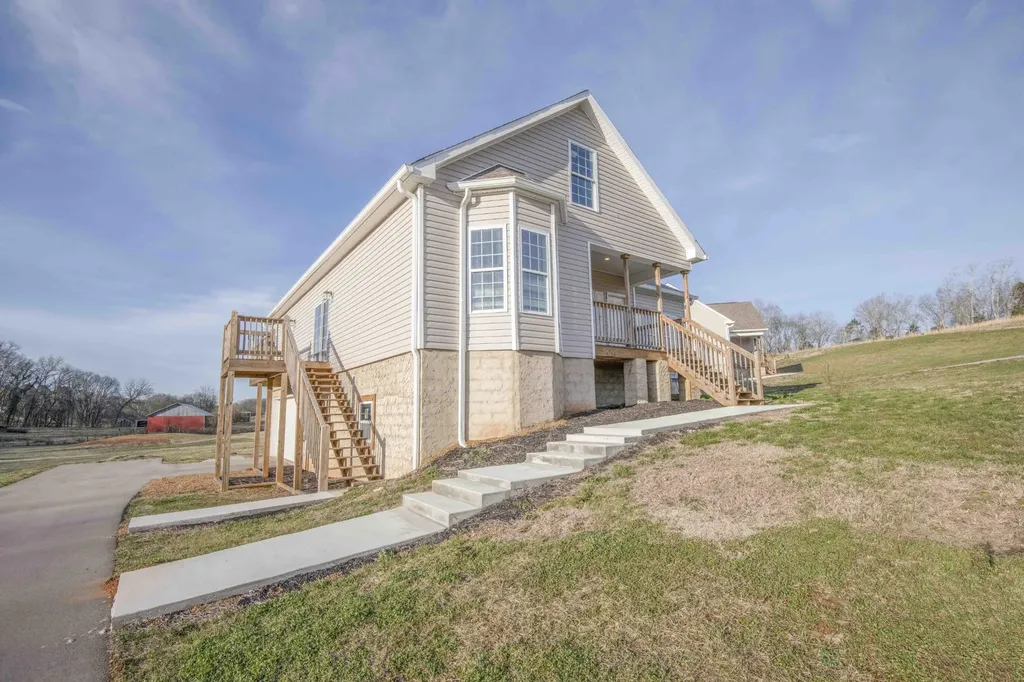 155 Waters Edge Drive Spring City TN 37381