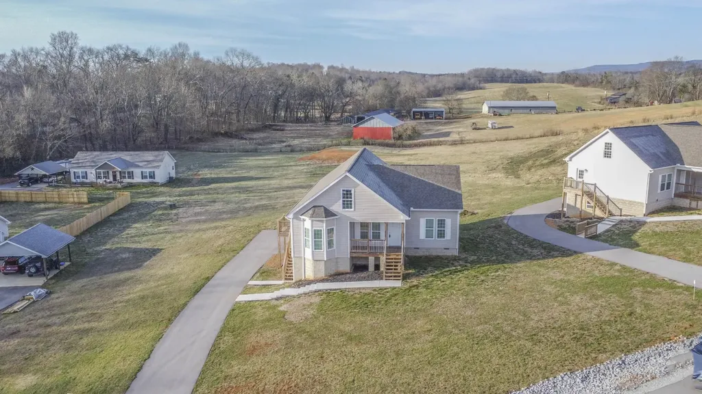 155 Waters Edge Drive Spring City TN 37381