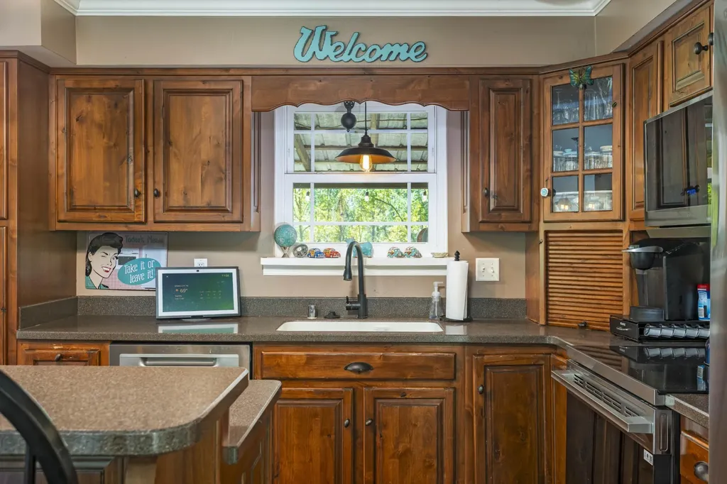 217 Roberts Road Spring City TN 37381