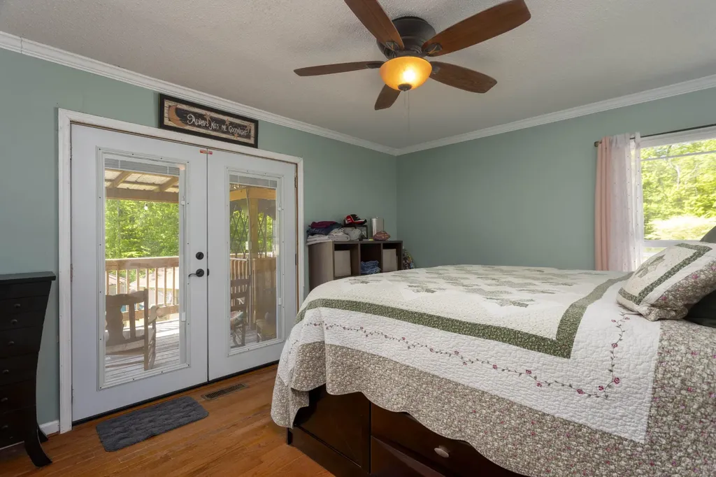 217 Roberts Road Spring City TN 37381