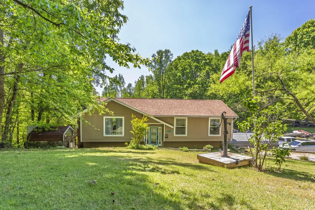 217 Roberts Road Spring City TN 37381