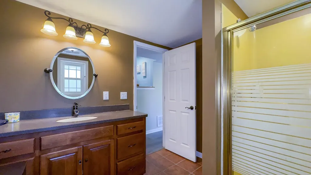 217 Roberts Road Spring City TN 37381