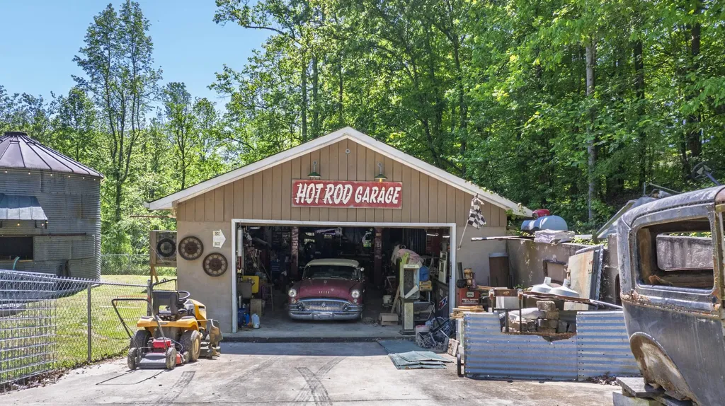 217 Roberts Road Spring City TN 37381