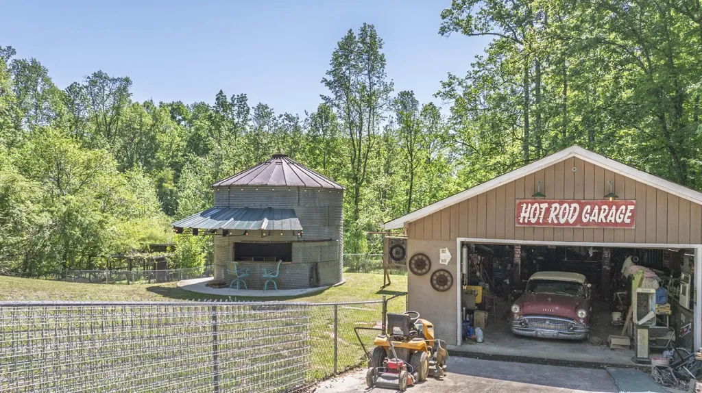 217 Roberts Road Spring City TN 37381