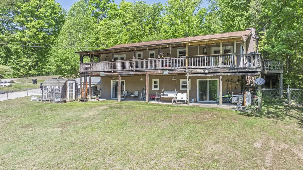 217 Roberts Road Spring City TN 37381