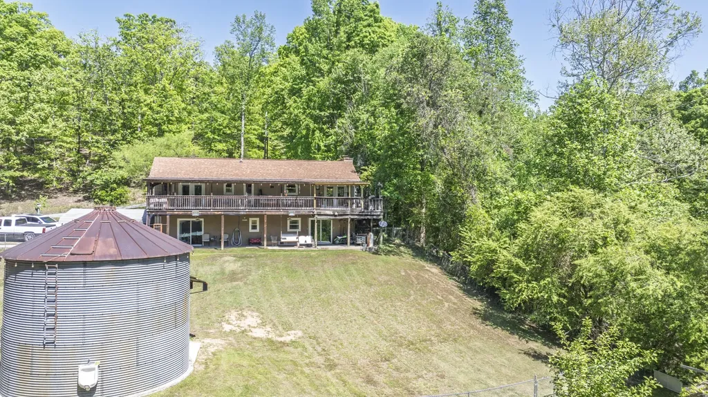 217 Roberts Road Spring City TN 37381