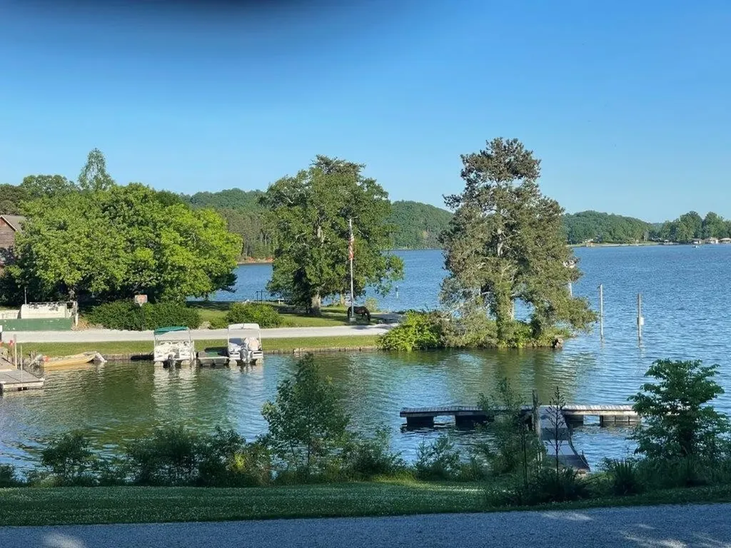 1093 Piney Point Road Spring City TN 37381