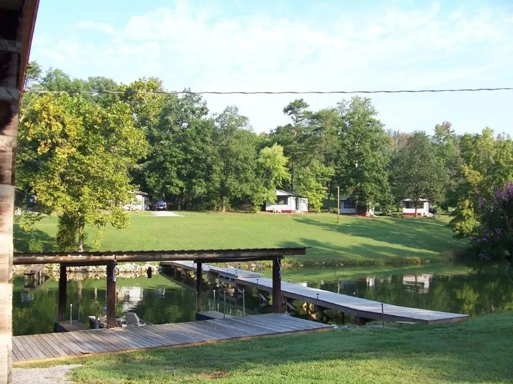 1093 Piney Point Road Spring City TN 37381