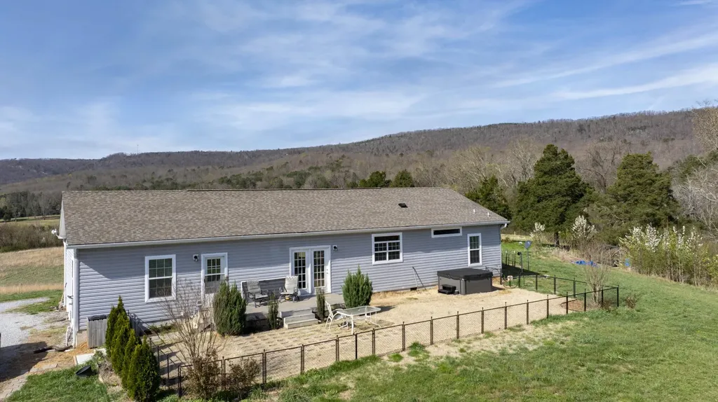 4637 Ideal Valley Road Spring City TN 37381