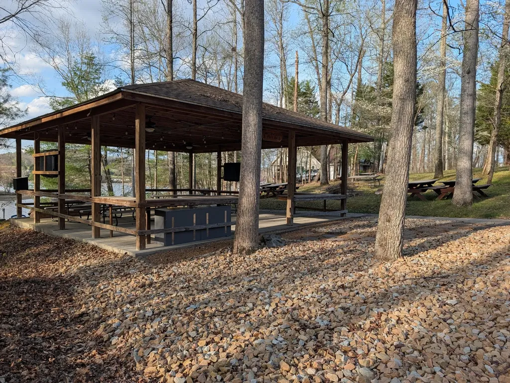 106 Eerie Point Rockwood TN 37854