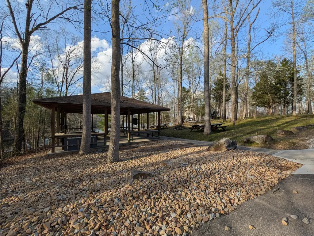 106 Eerie Point Rockwood TN 37854