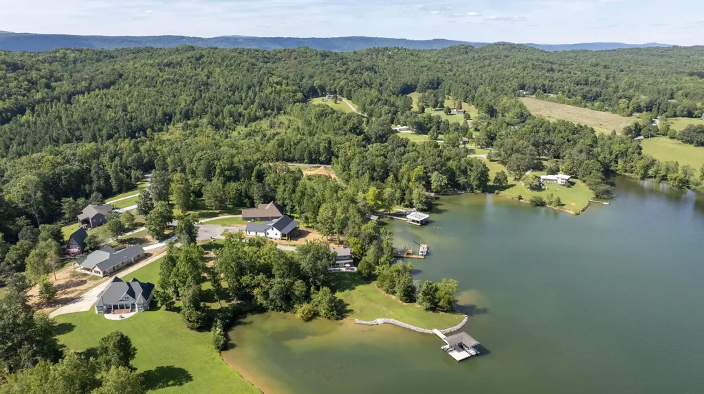 199 Piney Bay Lane Spring City TN 37381