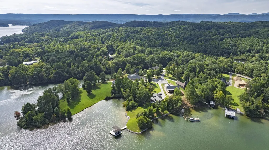 199 Piney Bay Lane Spring City TN 37381