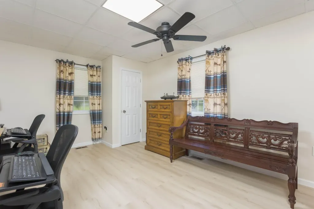 8664 Old Dixie Highway Spring City TN 37381