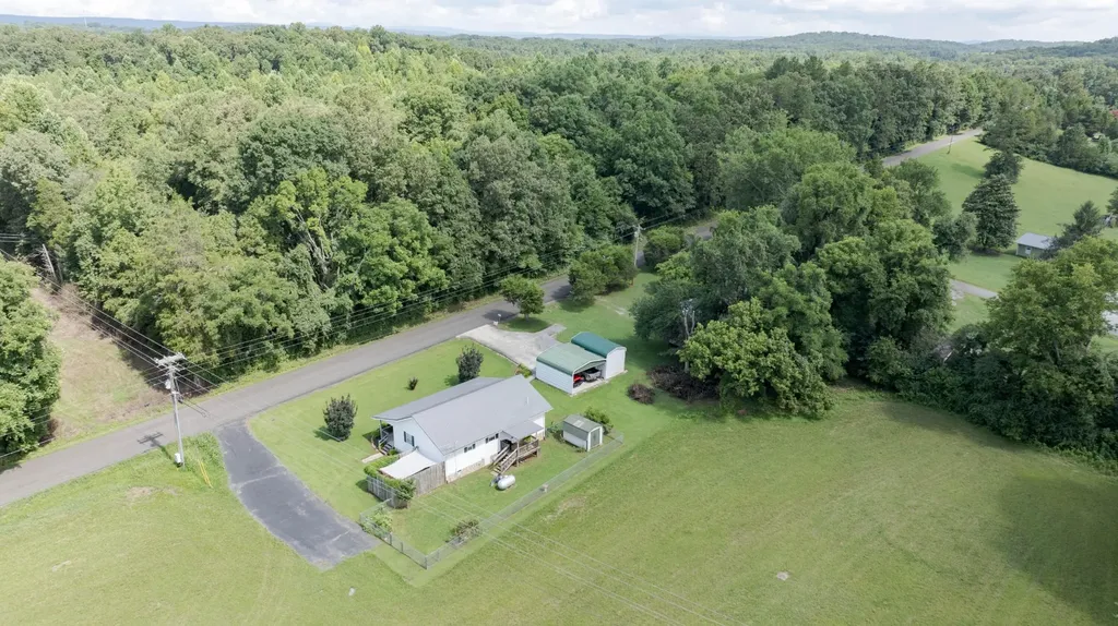 8664 Old Dixie Highway Spring City TN 37381