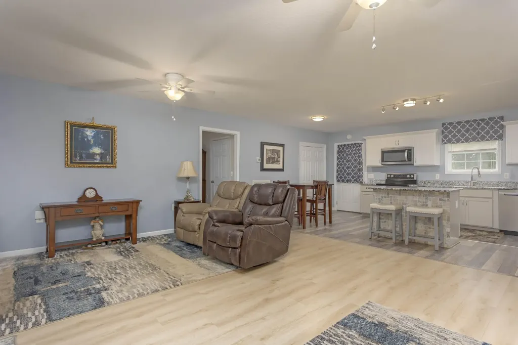 8664 Old Dixie Highway Spring City TN 37381