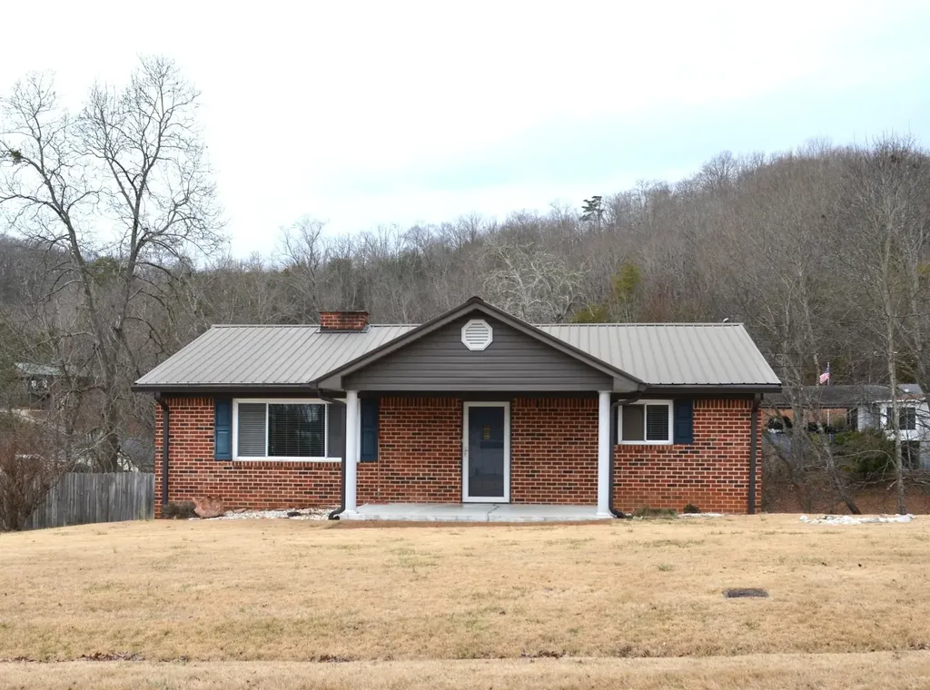 218 Lakeshore Court Spring City TN 37381