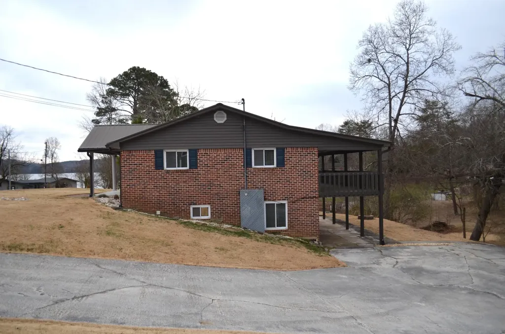 218 Lakeshore Court Spring City TN 37381