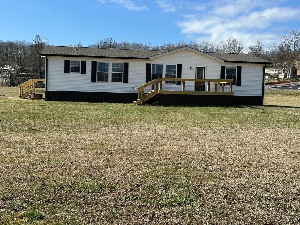 165 Tower Road Grandview TN 37337