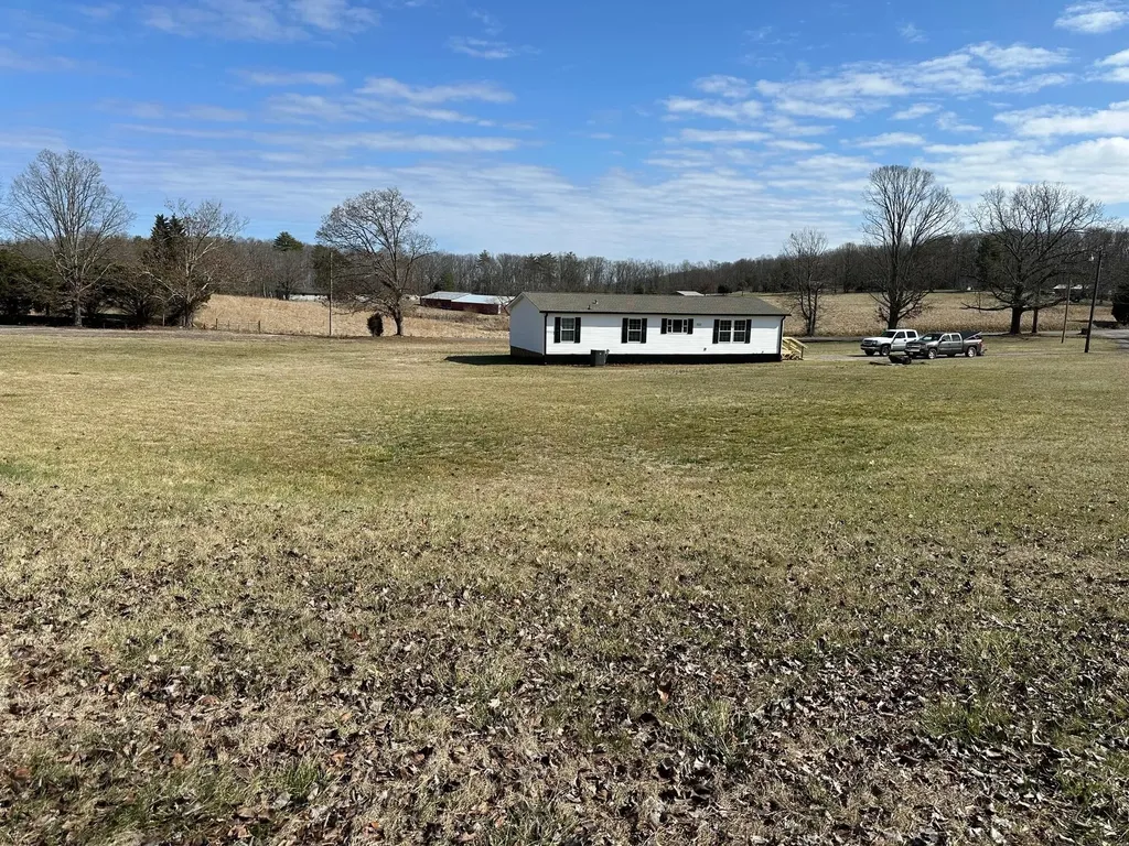 165 Tower Road Grandview TN 37337