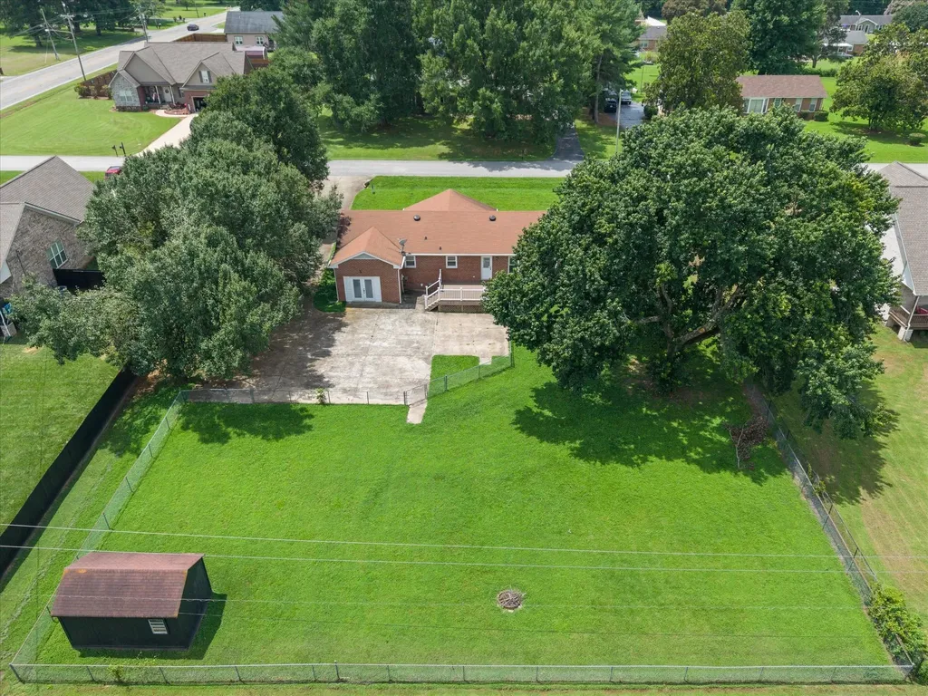 704 Redwood Circle Columbia TN 38401