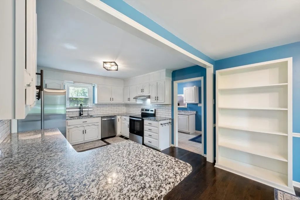 704 Redwood Circle Columbia TN 38401
