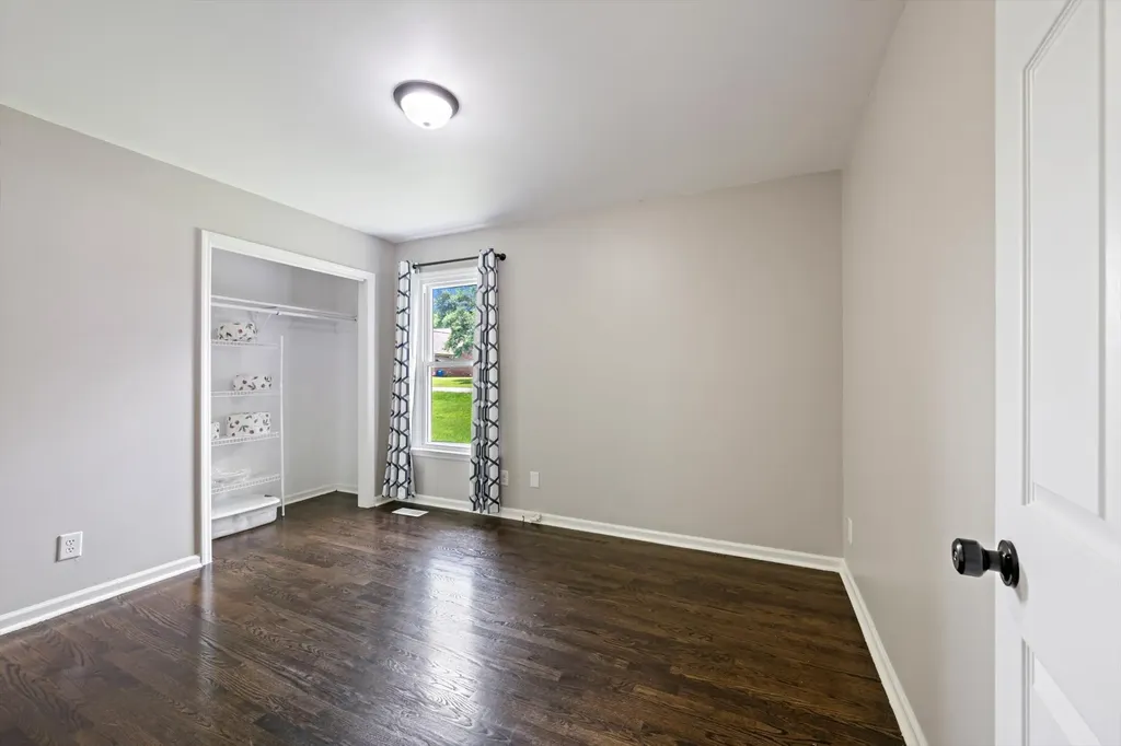 704 Redwood Circle Columbia TN 38401