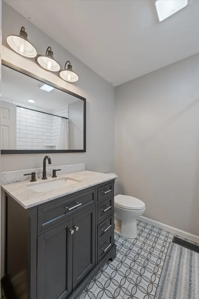 704 Redwood Circle Columbia TN 38401