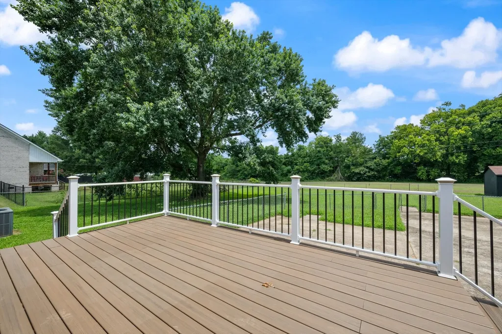 704 Redwood Circle Columbia TN 38401