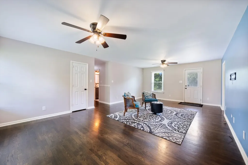704 Redwood Circle Columbia TN 38401