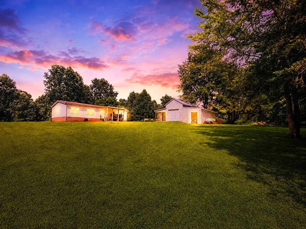 1818 Groveland Ridge Road Columbia TN 38401