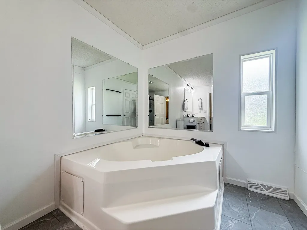 1818 Groveland Ridge Road Columbia TN 38401