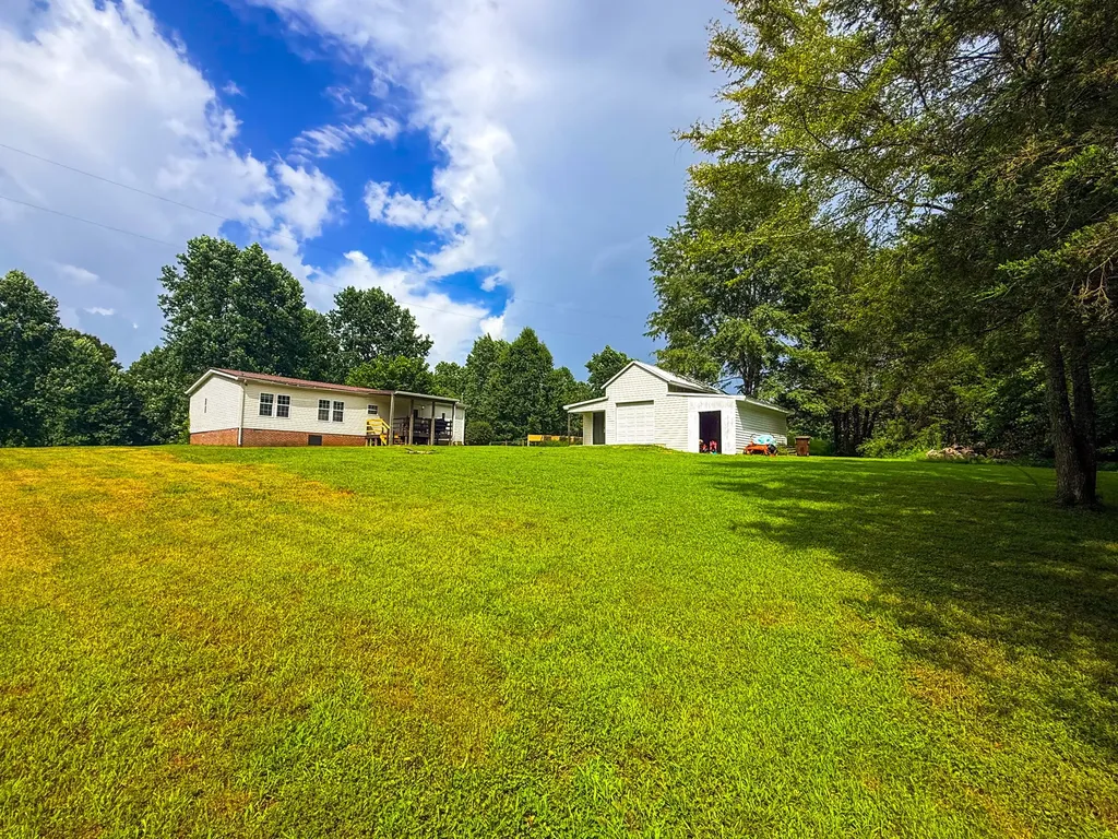 1818 Groveland Ridge Road Columbia TN 38401
