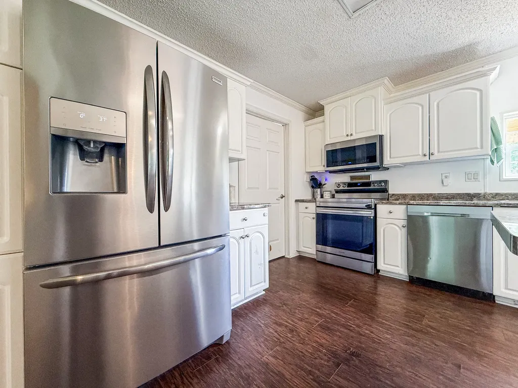 1818 Groveland Ridge Road Columbia TN 38401