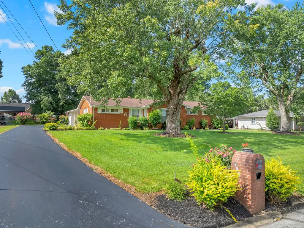 201 Cloverdale Road Shelbyville TN 37160