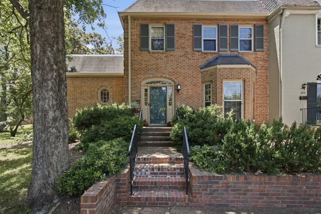 4400 Belmont Park Terrace Nashville TN 37215