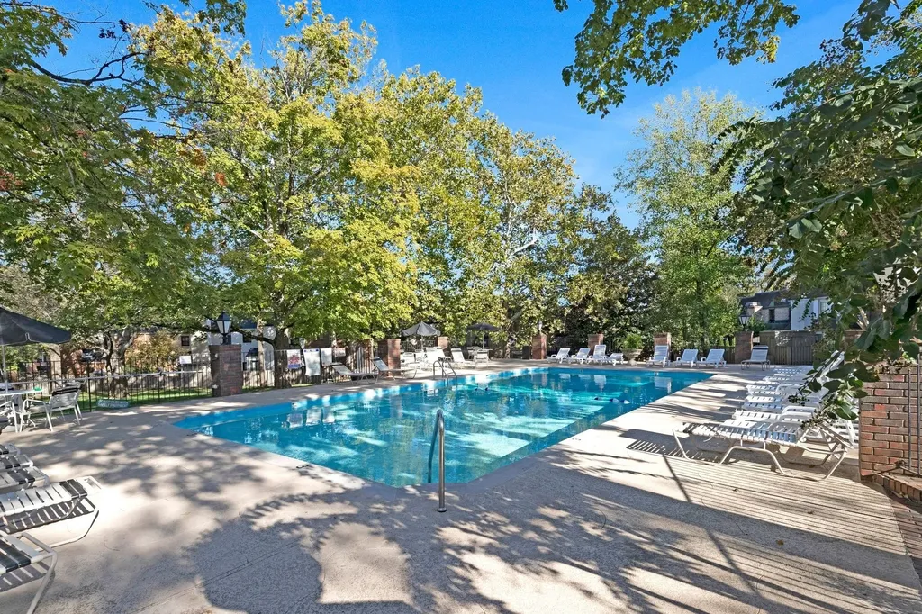4400 Belmont Park Terrace Nashville TN 37215