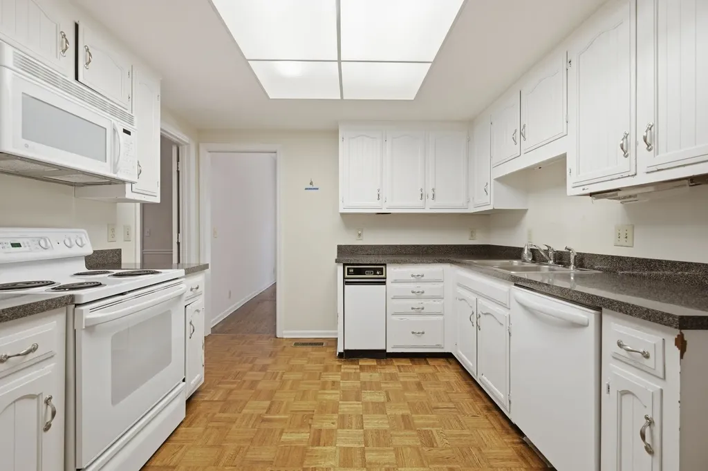 4400 Belmont Park Terrace Nashville TN 37215